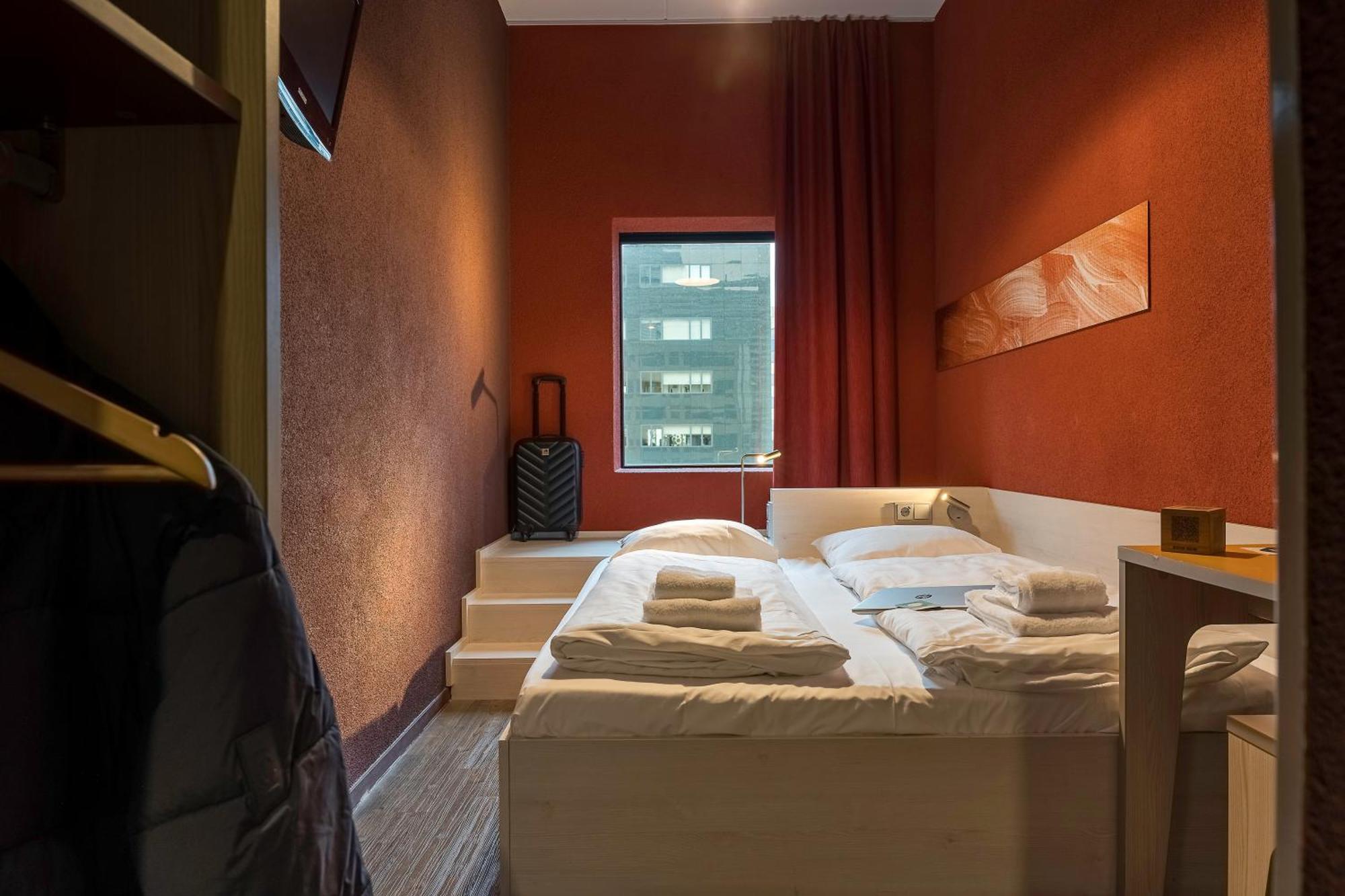 Meininger Hotel Amsterdam City West Exterior photo